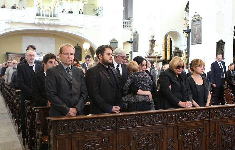 Pohřeb akademického malíře Jana Grimma v katedrále sv. Štěpána.