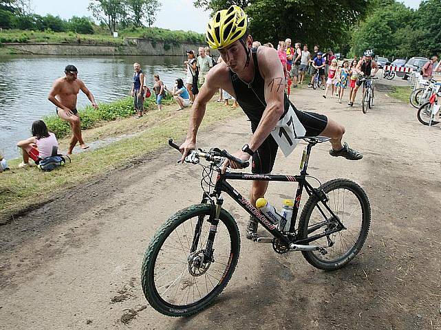 Triatlon na Dnech Ohře v Terezíně.