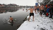 Otužilci se v Roudnici nad Labem.