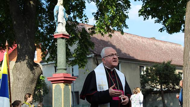 Svěcení rekonstruované Panny Marie v Libochovanech.