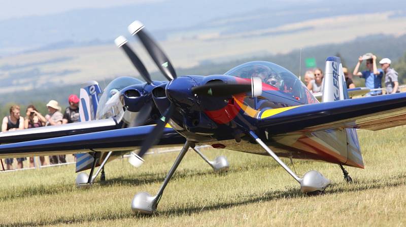 Sobotní program 14. ročníku Memorial Air Show v Roudnici nad Labem.