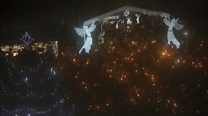 Slavnostní rozsvícení vánočního stromu na Mírovém náměstí v Litoměřicích