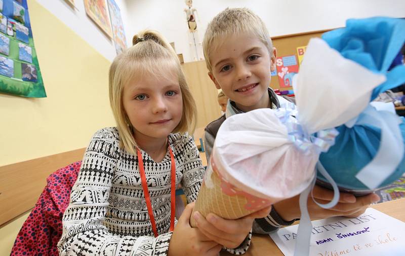 Začal nový školní rok. Masarykova škola v Litoměřicích přivítala nové prvňáky.