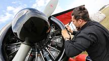 Páteční přílet letadel na Memorial Air Show 2017