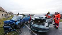 K vážné nehodě dvou aut došlo na Krétě v Terezíně.