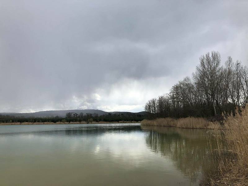 Pískovna Dobříň u Roudnice nad Labem.