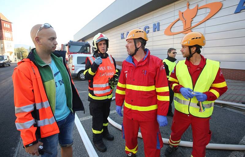 Na litoměřickém zimním stadionu proběhlo cvičení na téma úniku čpavku z chladícího systému