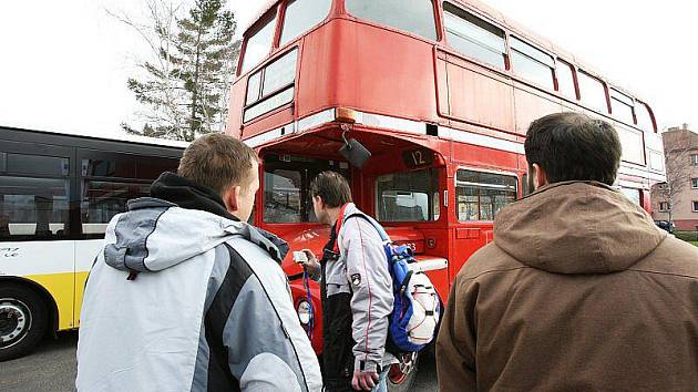 Historický anglický doubledecker v Lovosicích.