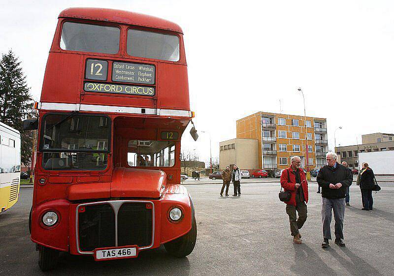 Historický anglický doubledecker v Lovosicích.