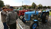 V Roudnici nad Labem proběhl v sobotu sraz veteránů a stylová módní přehlídka.