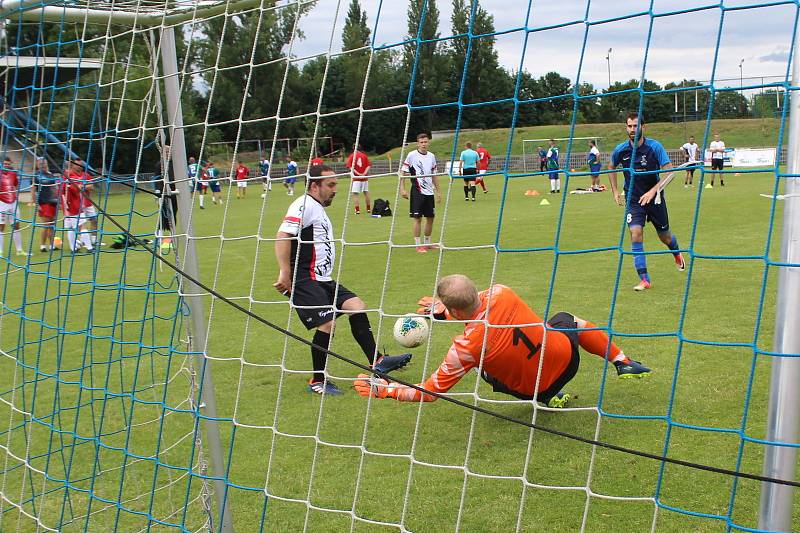 Zaměstnanecká liga Deníku: čtvrtý semifinalový turnaj druhého ročníku hostil sportovní areál Pod Lipou v Roudnici nad Labem.