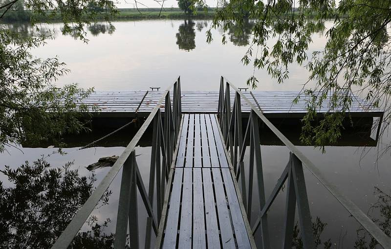 ŽALHOSTICE. Úprava se vztahuje i na malá mola pro rekreační účely. Málokdo to ví, neznalost zákona ovšem neomlouvá.