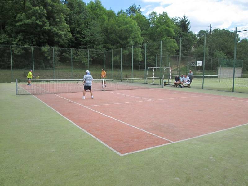 Tenisový Ondráš Cup 2017 se v areálu v Malých Žernosekách letos konal už počtvrté. 