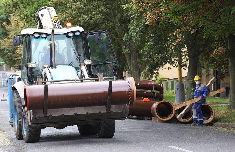 Rekonstrukce kanalizace a vodovodu v roudnické ulici Švermova