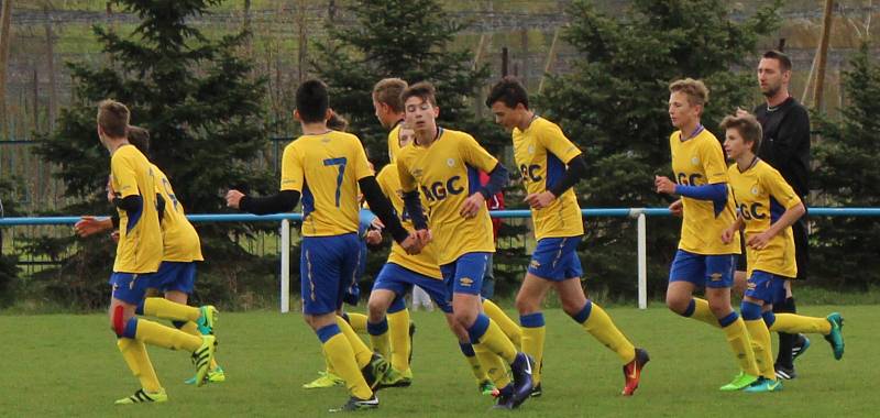 Na roudnickém trávníku porazili fotbalisté FK Teplice U14 americký výběr 4:0. 