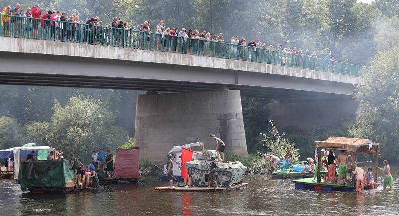 45. ročník tradiční neckyády v Břežanech