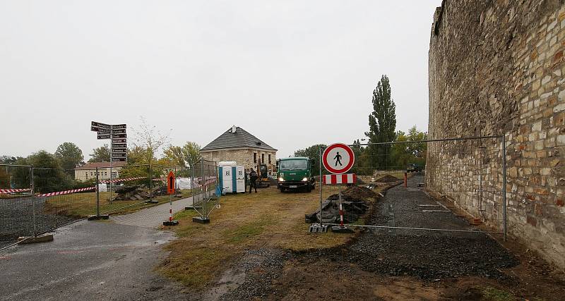 Rekonstrukce parku v Litoměřicích u Bašty pokračuje