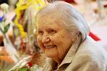 Vlasta Šumová z domova na Dómském pahorku slaví 103 let. Je nejstarší žijící obyvatelkou Litoměřic.