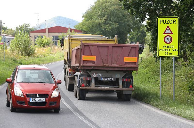 TRAGICKÁ NEHODA u Třeboutic z února letošního roku byla jedním z podnětů pro úpravu dopravního značení v tomto úseku. 