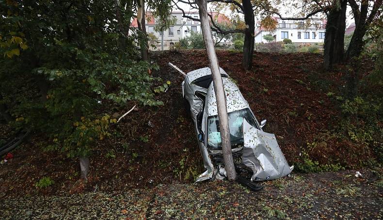 Středeční nehoda BMW v Litoměřicích