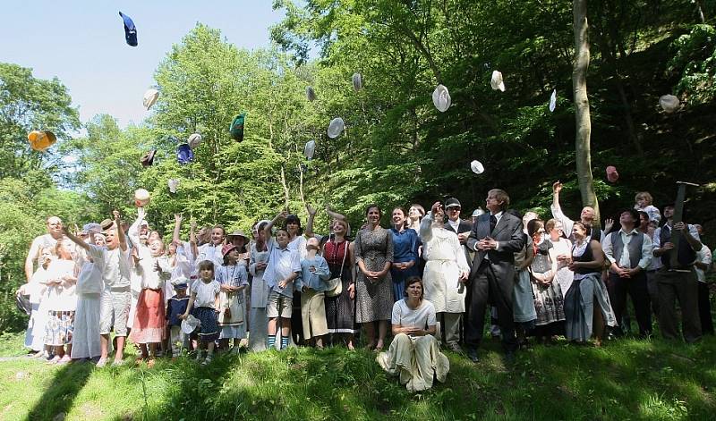 Zchátralý mlýn dali nejprve do pořádku. Po pěti letech prací na něm o víkendu zaklapalo i mlýnské kolo