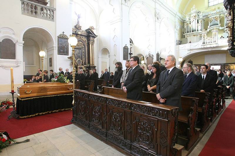 Pohřeb akademického malíře Jana Grimma v katedrále sv. Štěpána.