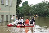 Povodeň 2002, zatopené Lovosice, návštěva prezidenta Václava Havla, evakuovaní ubytovaní v kasárnách
