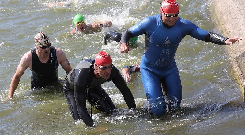 Hazmburk X offroad triatlon se konal v sobotu 6. srpna v obci Klapý.