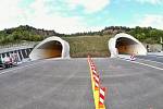 Tunely na dálnici D8 u Prackovic. Archivní foto