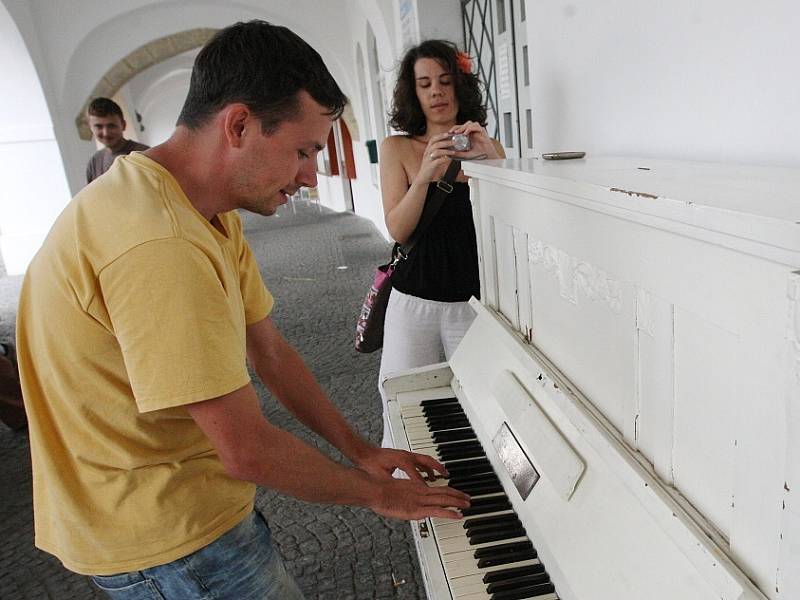 Piano "pro všechny" již je na litoměřickém náměstí.