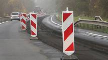 Silnice 1/30 z Lovosic do Ústí nad Labem se nyní opravuje.