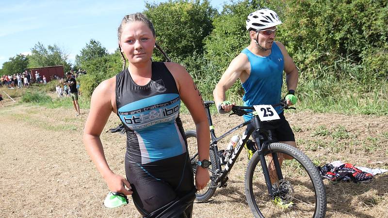 Hazmburk X offroad triatlon se konal v sobotu 6. srpna v obci Klapý.