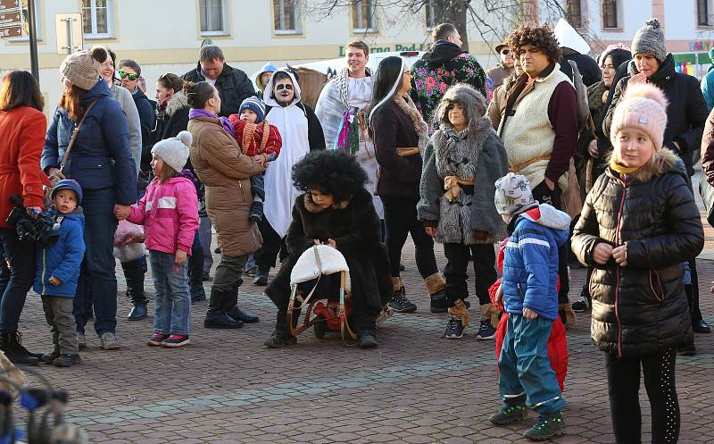 V sobotu se konal ve Štětí tradiční masopust.