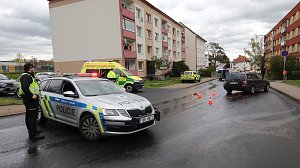 Dopravní nehoda v ulici Jiřího z Poděbrad v Litoměřicích. Auto tu srazilo chodce.