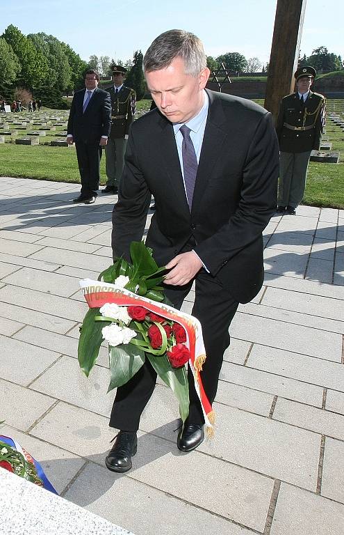 Ministří Visegrádské čtyřky v Terezíně.