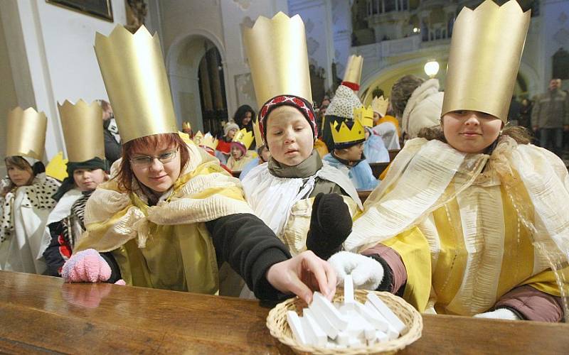 Tříkrálovým koledníkům v katedrále sv. Štěpána v Litoměřicích požehnal sídelní litoměřický biskup Mons. Jan Baxant.