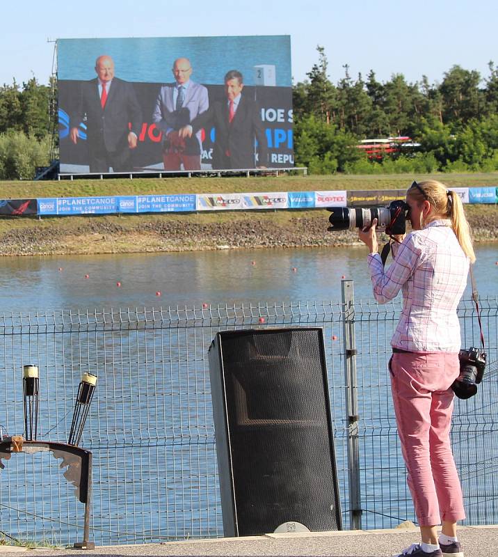 V Račicích bylo ve středu zahájeno MS v rychlostní kanoistice.