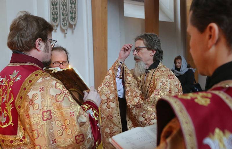 Pravoslavná církev slaví Vánoce. Bohoslužbu sloužil nový pravoslavný kněz Ivan Hadrava.