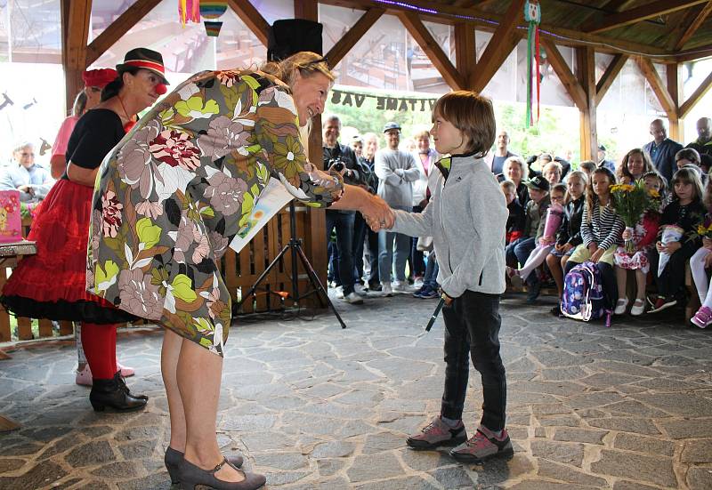 Slavnostní přivítání prvňáků na Masarykově základní škole v Litoměřicích.