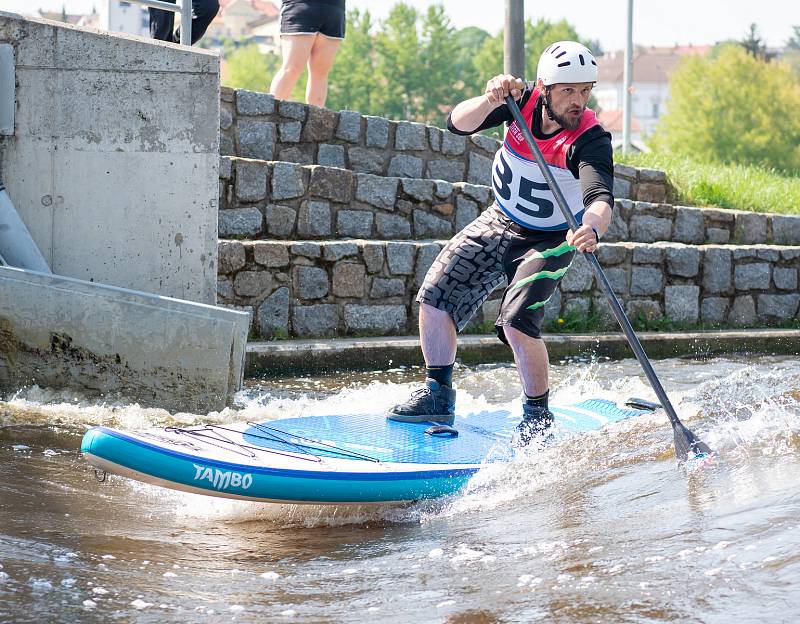 Roudnice nad Labem hostila závody v paddleboardingu.