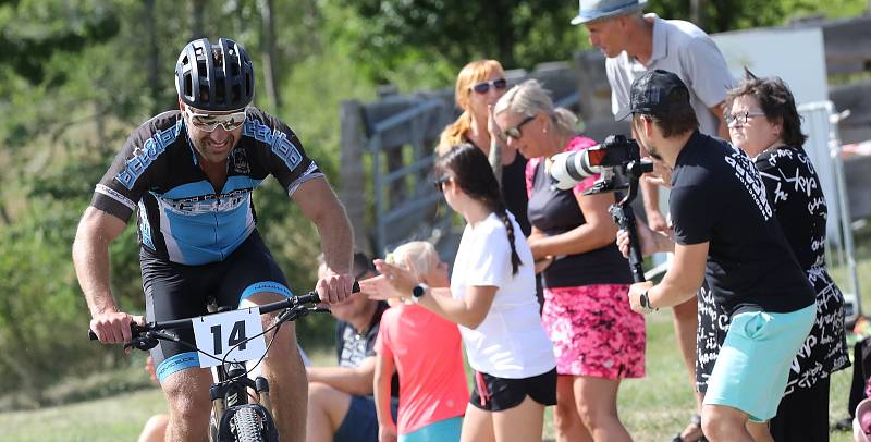 Hazmburk X offroad triatlon se konal v sobotu 6. srpna v obci Klapý.