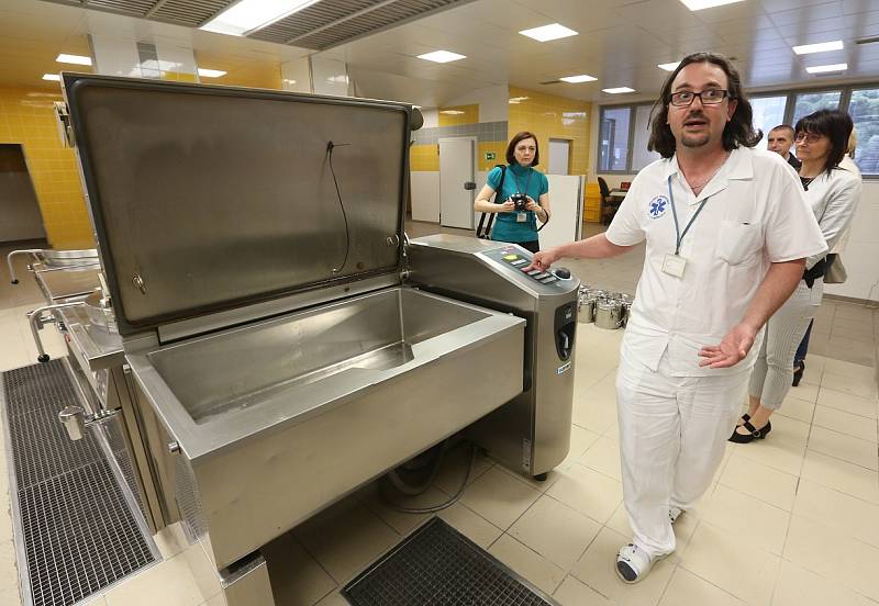 DVĚ ETAPY rekonstrukce stravovací provozu v litoměřické nemocnici jsou u konce. Další s náklady 27 milionů korun má nemocnice v plánu. 