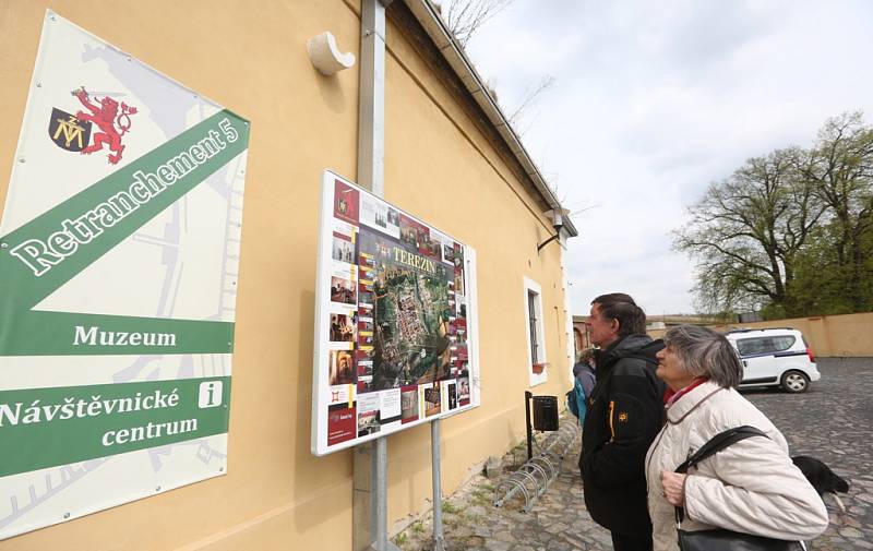 Slavnostní otevření pevnosti v Terezíně provázely pohádkové postavy 