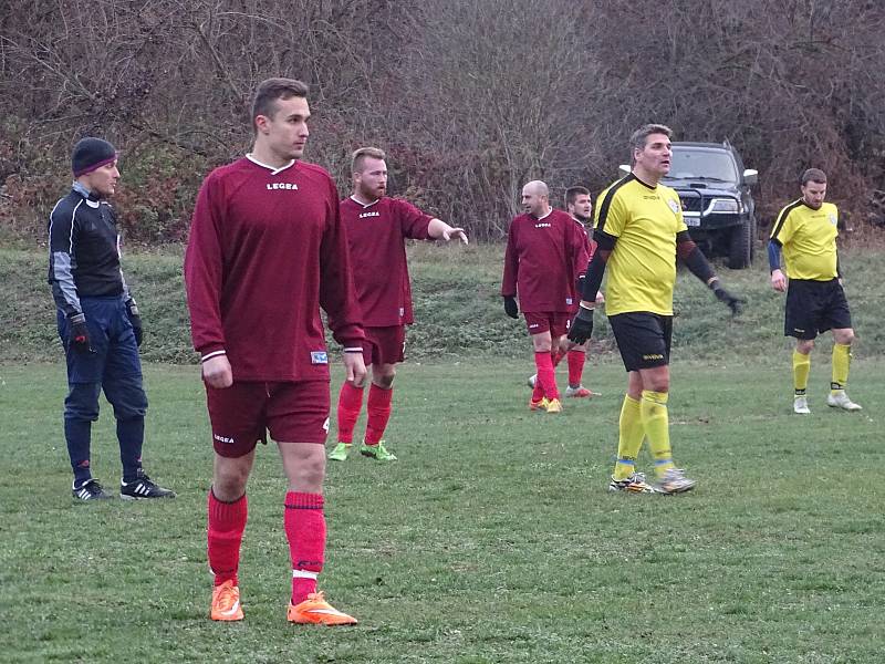 III. třída: Býčkovice (v rudém) - Lovosice B.