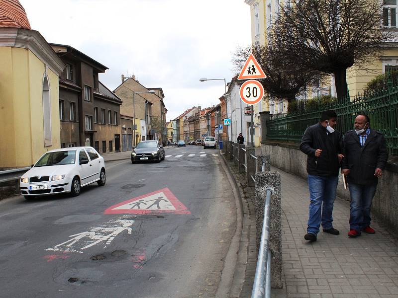 Stavební práce v Riegrově ulici zahájí v červnu Severočeská vodárenská společnost opravou a výměnou částí vodovodu a kanalizace. Město na tuto akci naváže rekonstrukcí celého uličního prostoru.