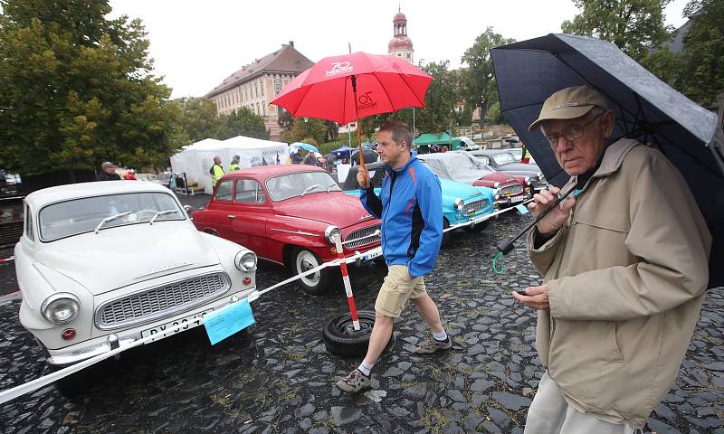 Sraz veteránů v Roudnici nad Labem.