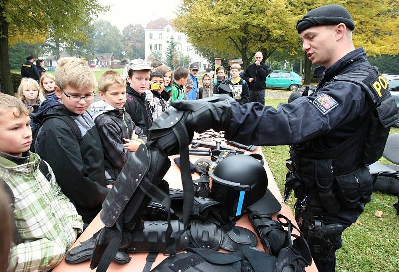 Žáci pátých tříd si vyzkoušeli práci profesionálů