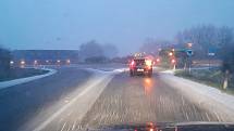Sníh potrápil řidiče v úterý ráno 28. března na Litoměřicku