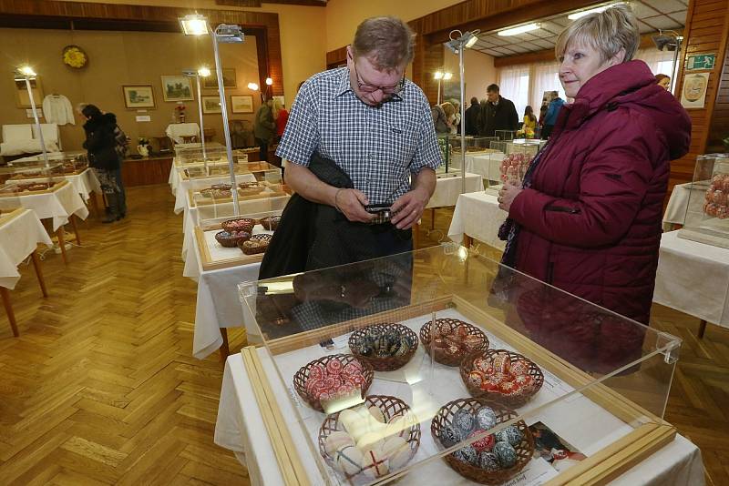 Velikonoční výstava Asociace malířek a malířů kraslic České republiky v Libotenicích