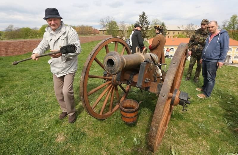 Slavnostní otevření pevnosti v Terezíně provázely pohádkové postavy 